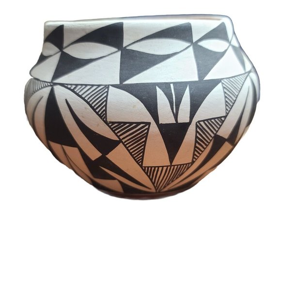 Native American Acoma Pottery Vase L. Garcia - Picture 6 of 6